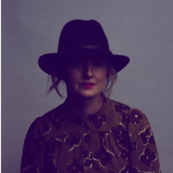 Meet your Posher, Carly - Picture 1 of 1